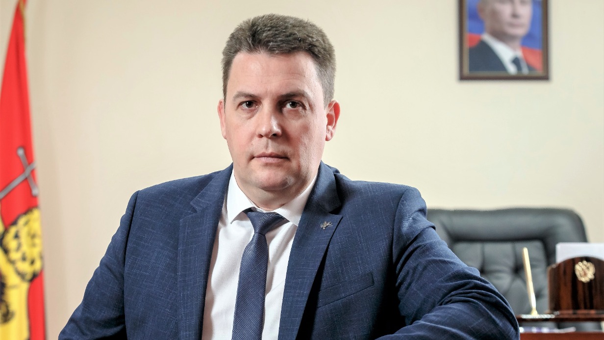 Арест мэра Владимира Дмитрия Наумова: чем он известен, взятки, связи с «кладбищенской мафией» и доходы