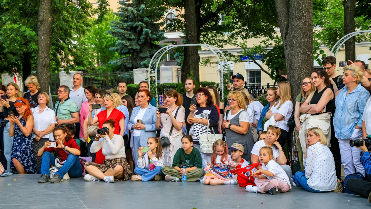 Танцы, эмоции и победы: как Чистопрудный бульвар стал сценой для юных талантов