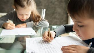 Стоит ли учить ребенка до школы