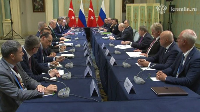 Путин начал встречу с Эрдоганом в Тяньцзине