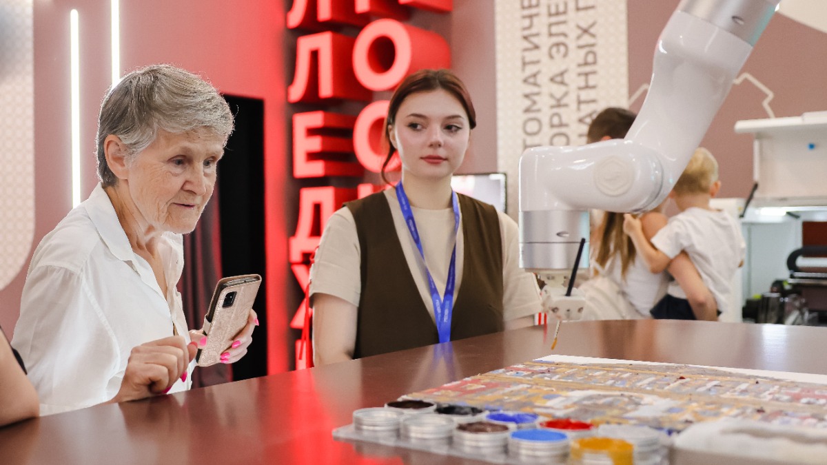 Увидеть промышленных роботов можно на форуме «Москва 2030» в Гостином Дворе