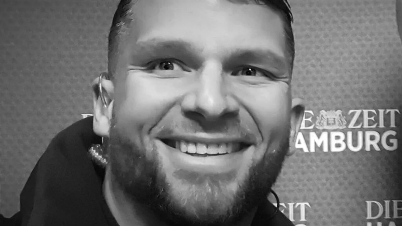 68b5c18b82682c27d397fa7e Актер и режиссер Тарек Элайль погиб в автокатастрофе накануне 44-летия