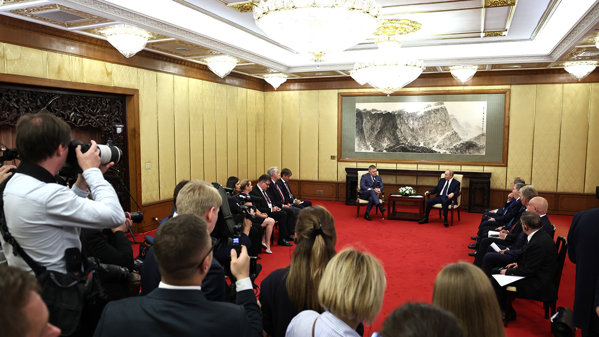 «Жив — уже хорошо»: Путин с иронией ответил на вопрос Фицо о самочувствии