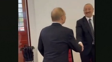 Путин и Алиев пожали друг другу руки в Пекине