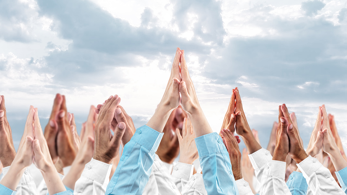 Почему люди вступают в секты и стоит ли их спасать