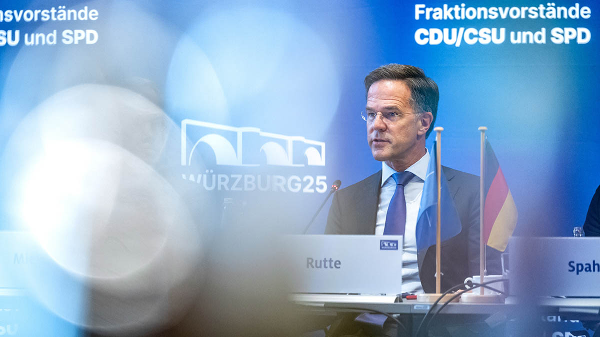 Рютте: Более половины стран НАТО готовы закупить у США оружие для Украины 