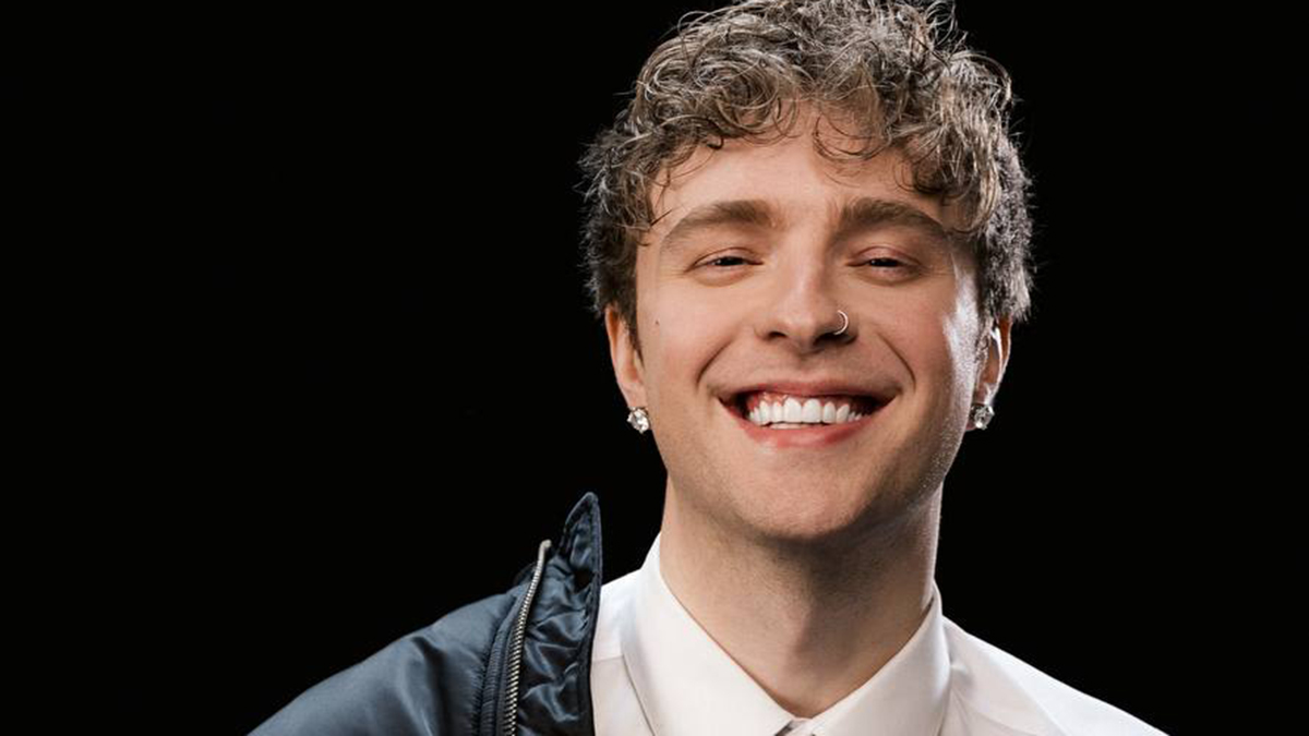 Украденные носки Егора Крида выставили на аукцион со словами «до сих пор пахнут»