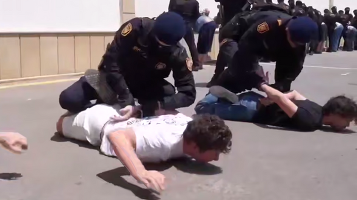 Как живут арестованные в Азербайджане россияне: за что их посадили, чем они занимаются, как к ним относятся