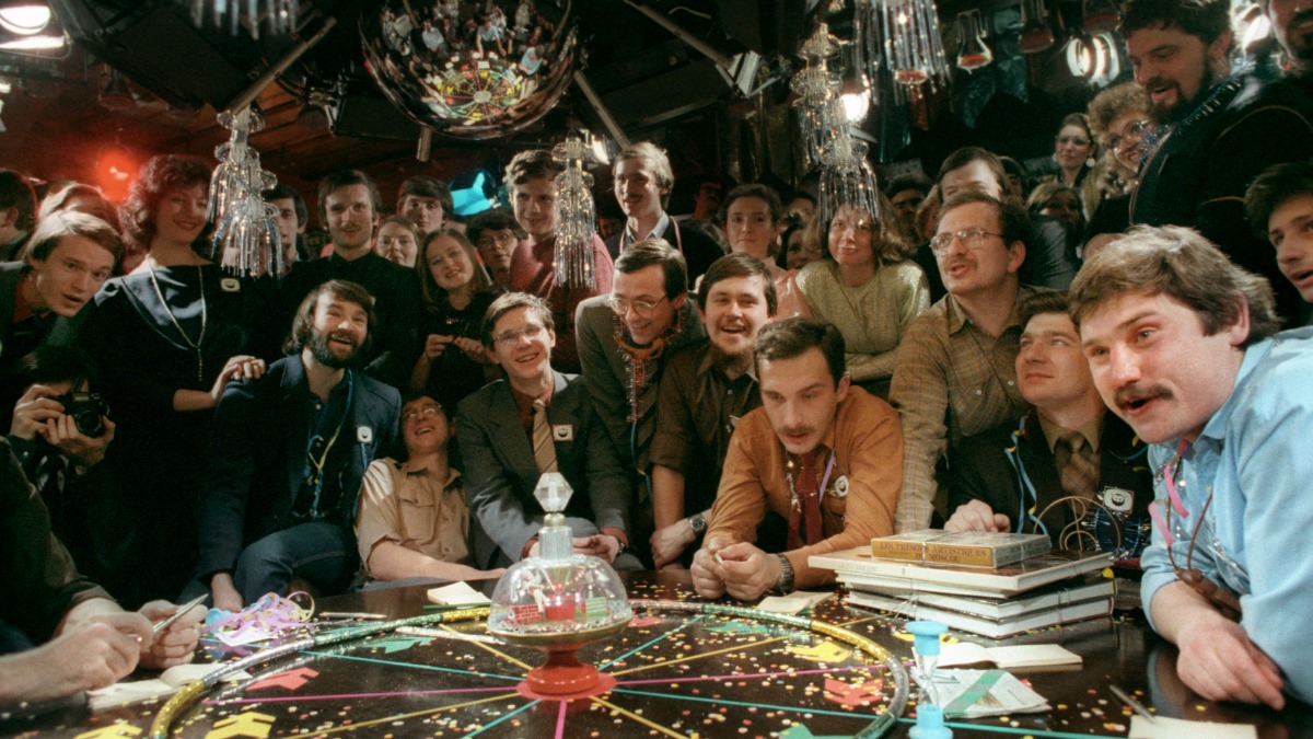 Команда знатоков в ходе съемок телепередачи «Что? Где? Когда?»