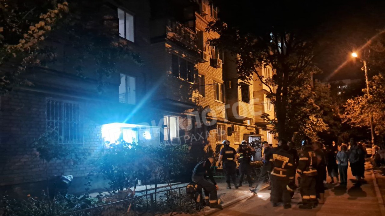 Более 100 астраханцев были эвакуированы из-за трещины в аварийной многоэтажке