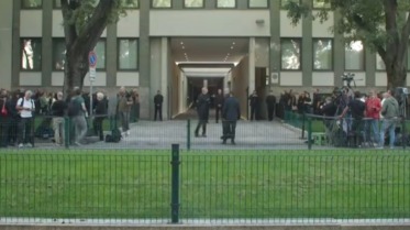 СМИ показали кадры прощания с модельером Джорджо Армани в Милане