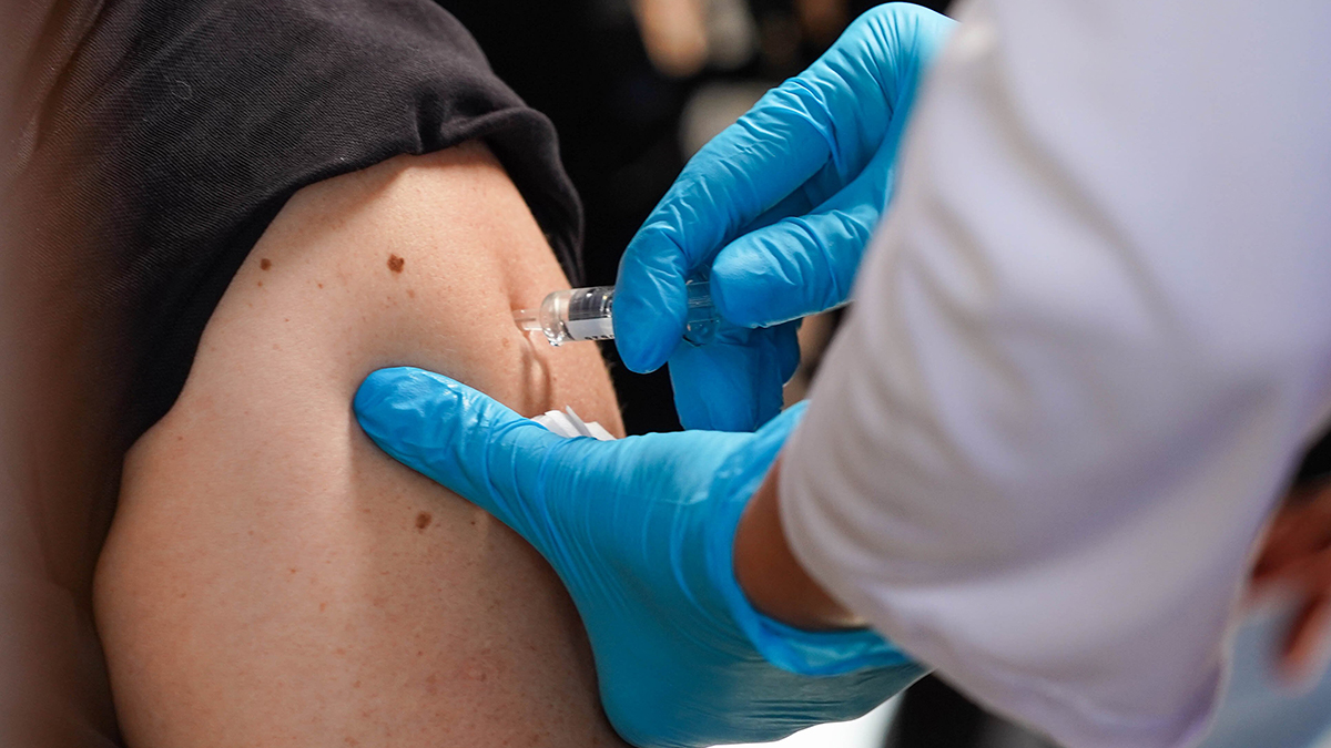 Минздрав выдал разрешение на применение российской вакцины от рака кожи