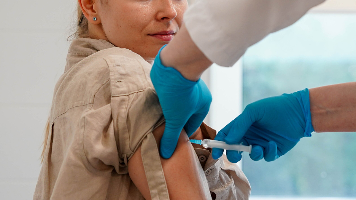 Как получить бесплатную прививку от клещевого энцефалита