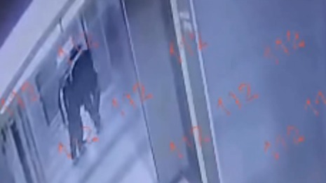 Ударил ножом 30 раз: последние минуты жизни убитой в Питере школьницы попали на видео