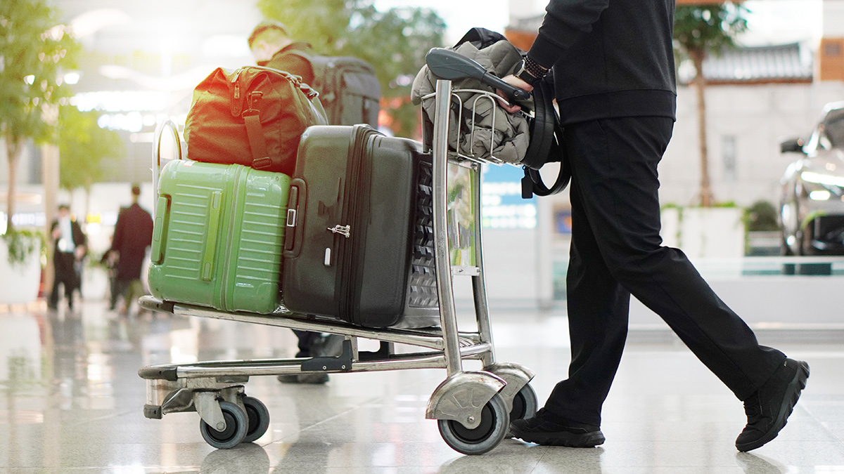 Зачем нужно платить за перевес багажа и как это влияет на безопасность полета