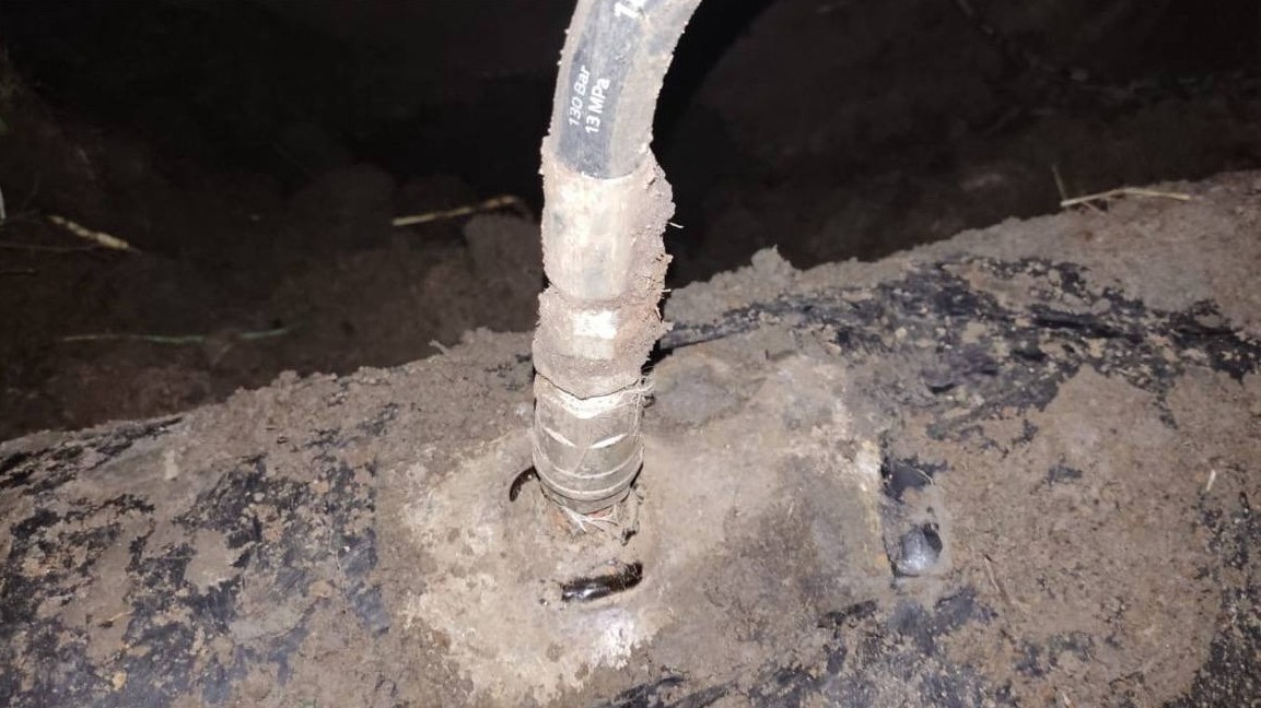 Свыше 100 тонн нефти незаконно выкачали из трубопровода в Подмосковье