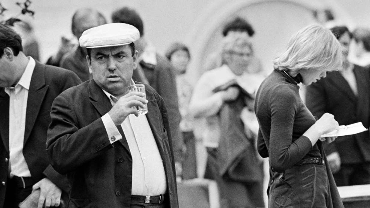 Граненый стакан: кто создал, почему 16 граней, интересные факты, популярные мифы