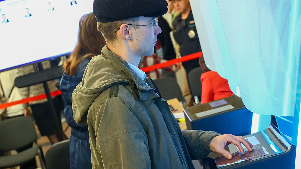 В столице открылись участки для голосования за глав субъектов РФ