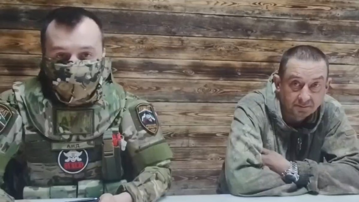 Бойцы «Ахмата» нашли оскорбившего спецназ бойца ВС РФ и сняли с ним видео