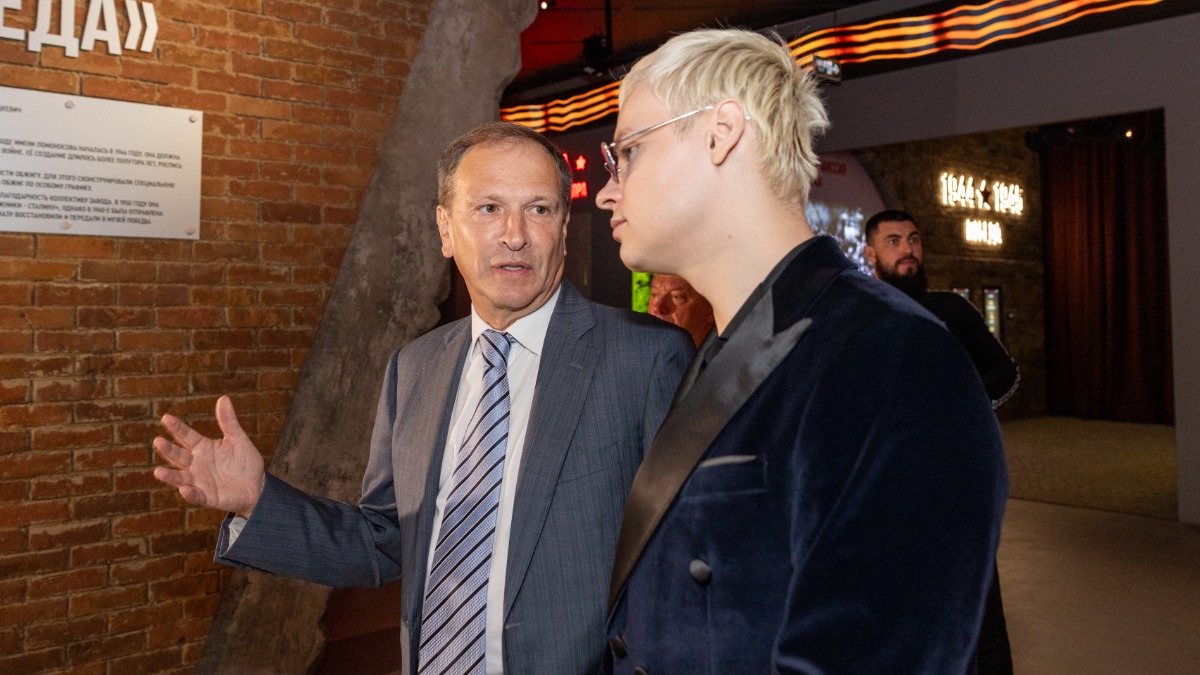 Певец SHAMAN посетил Музей Победы