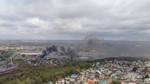 Крупный пожар произошел в торговом павильоне в Иркутске