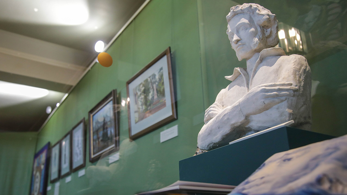 Ко Дню работника культуры сотрудники музеев Москвы рассказали о своей профессии