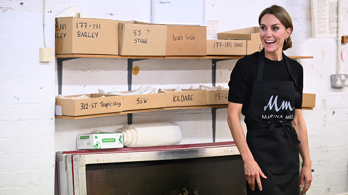 Кейт Миддлтон собрала волосы в пучок без резинки и удивила пользователей Сети