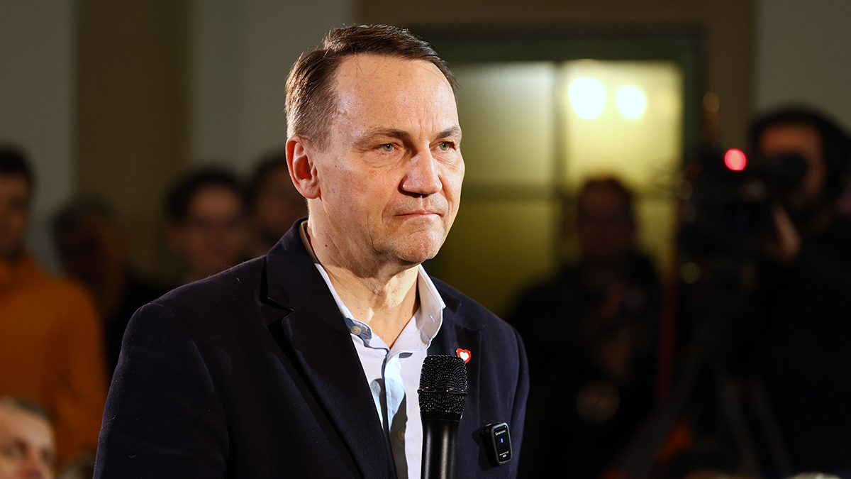 Сикорский заявил о переносе производства украинских дронов в Польшу