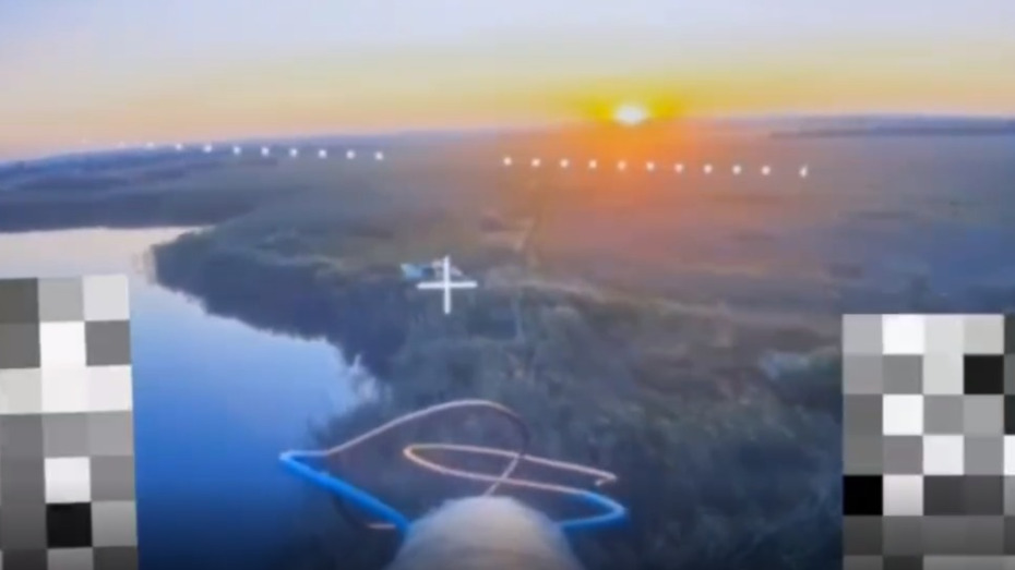 Украинский рыбак под Харьковом помахал рукой российскому дрону и попал на видео