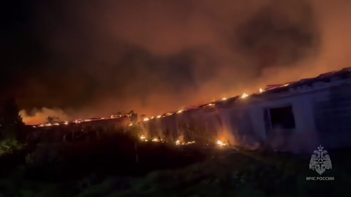 МЧС: Пожар на складе в Новой Москве потушили