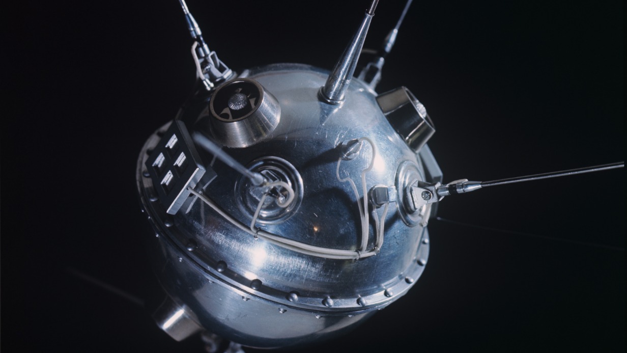 Макет автоматической станции «Луна-2» в павильоне «Космос» на Выставке достижений народного хозяйства СССР