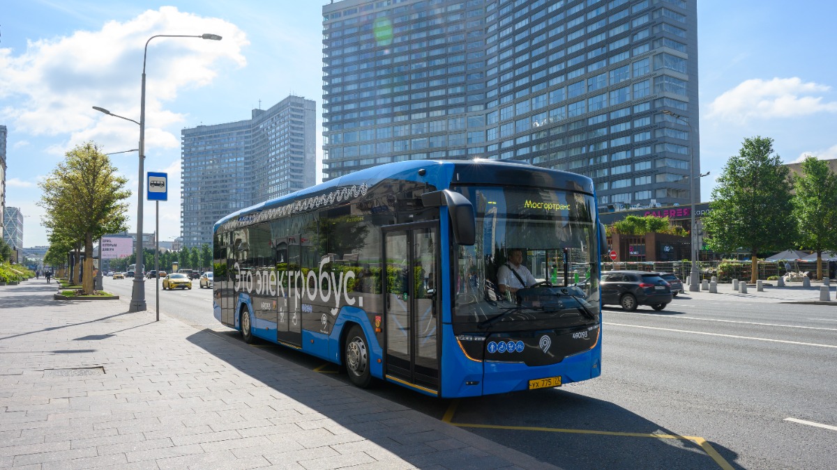 Столичные маршруты обслуживают уже более 2500 электробусов