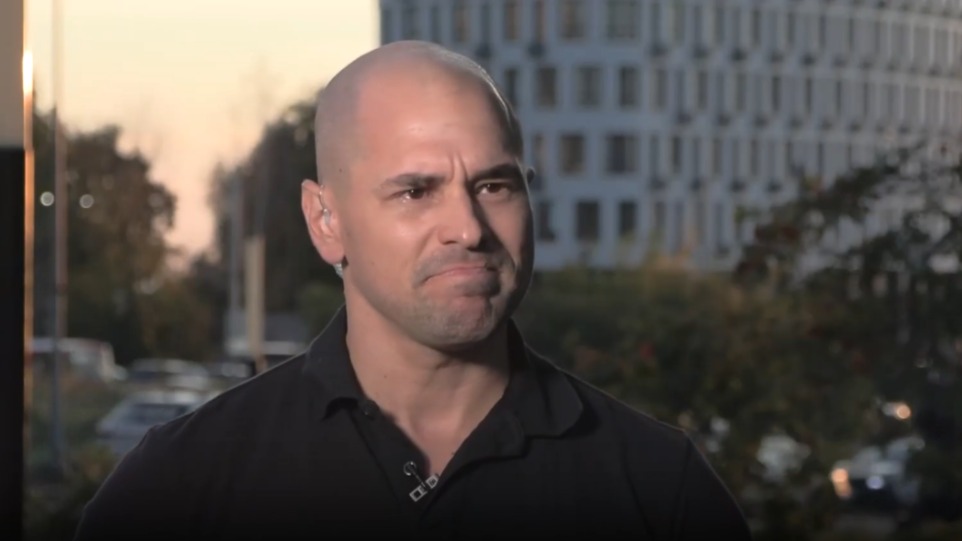 68cb049a82682c55b279dc1f Журналист из США едва сдержал слезы, рассказывая о погибших от рук ВСУ детях