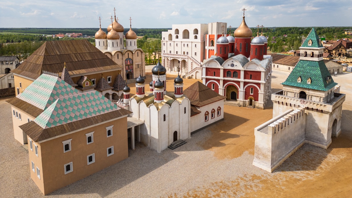 Алексей Воробьев восхитился масштабом кинопарка «Москино»