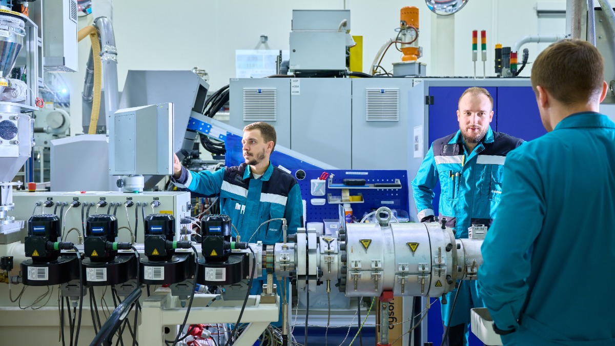 Анатолий Гарбузов: От мебели до рюкзаков и украшений — как московские предприятия собирают и повторно используют пластик