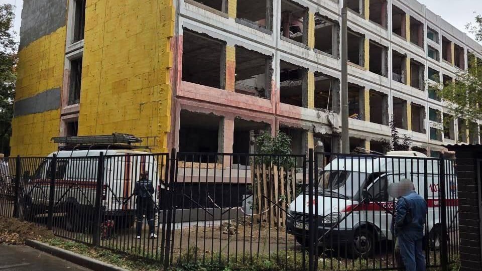 Разборы завалов после обрушения конструкций в московской школе завершились 