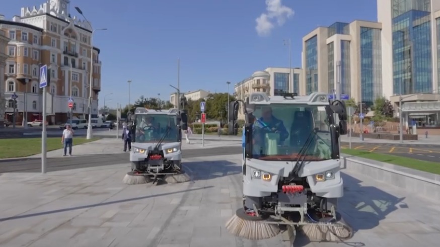 Собянин: Начали применение новейших уборочных машин российского производства