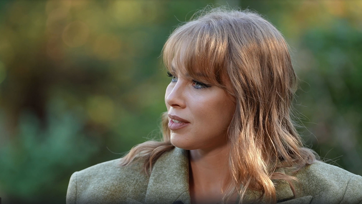 Полина Диброва заявила, что Елена Товстик собирается вылить на нее кислоту