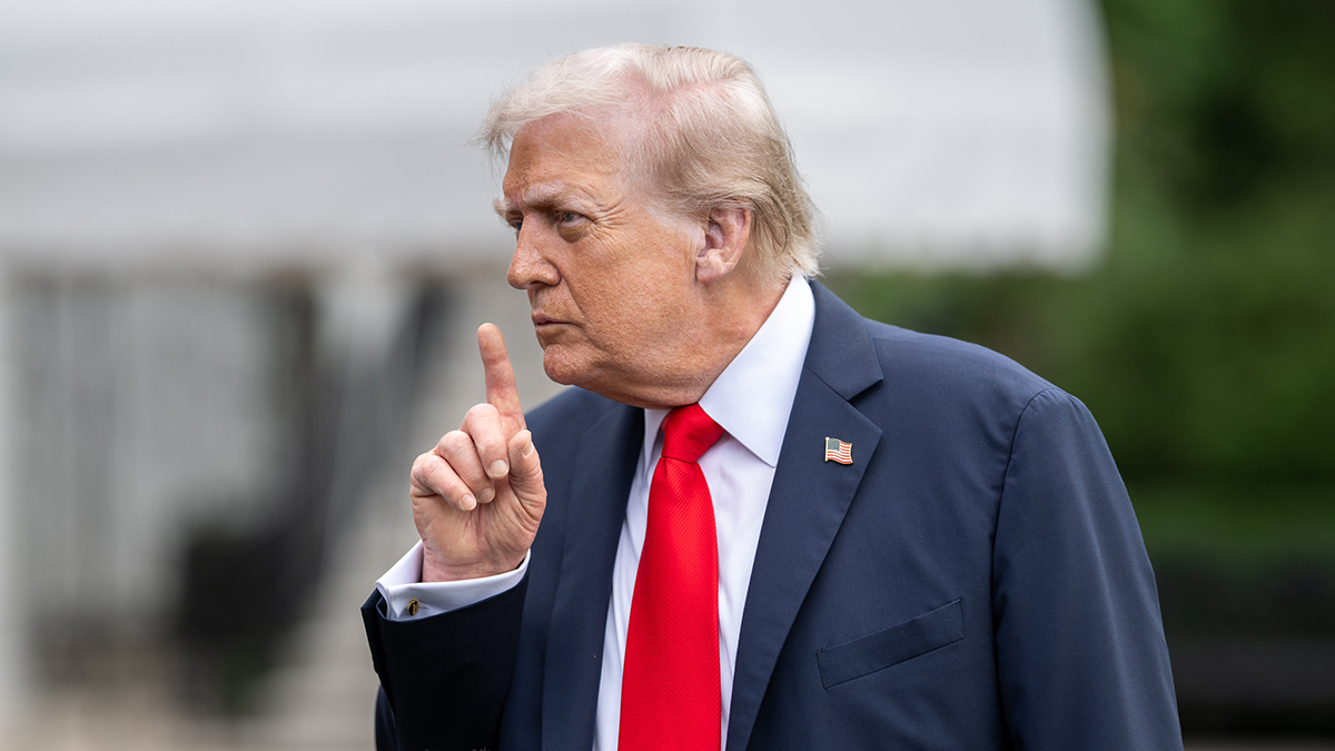 Митинг против Трампа начался в Малайзии на фоне его визита в страну
