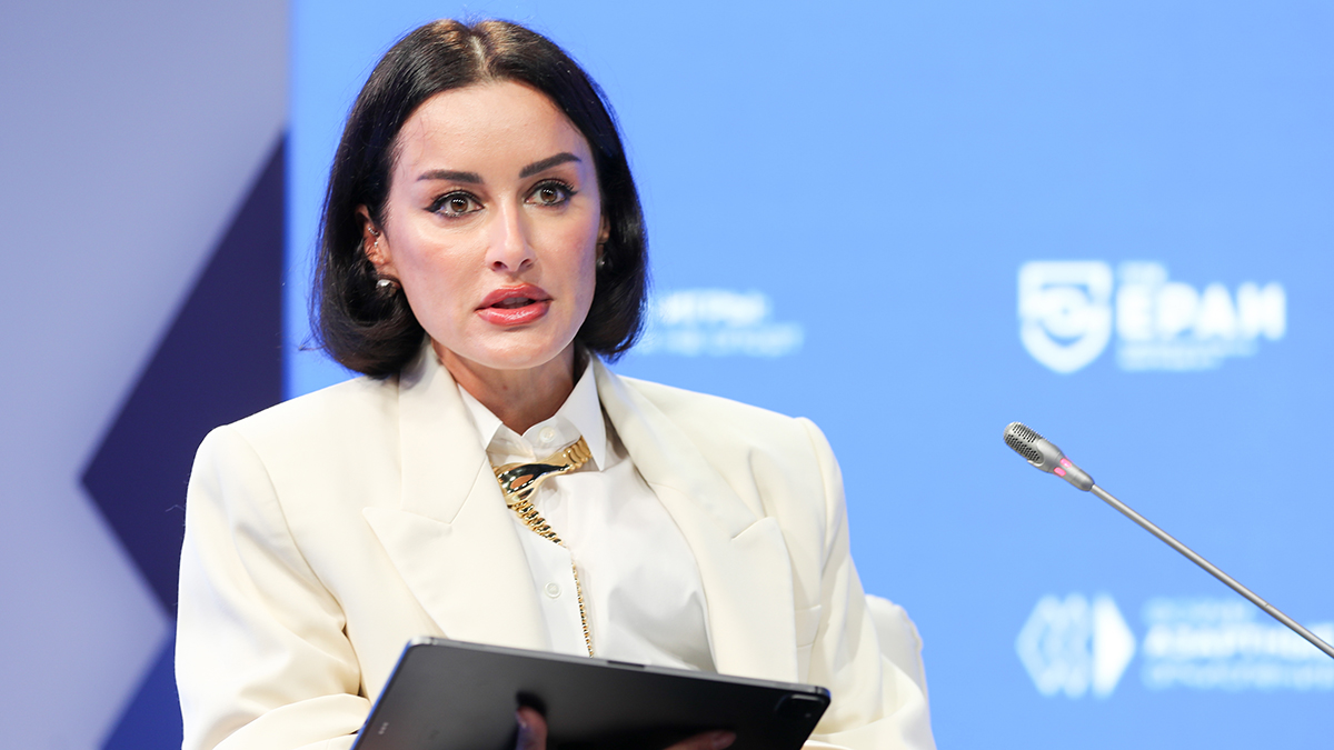 Канделаки высказалась о скандале вокруг Сердюкова и Омарова