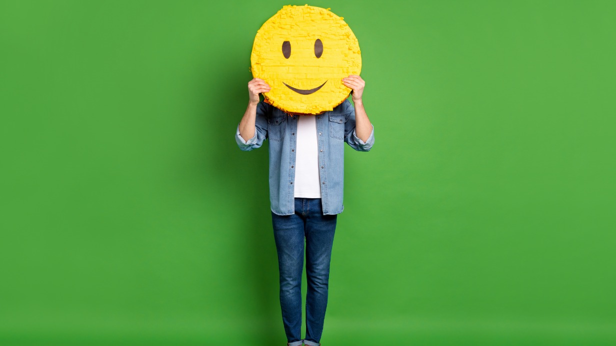 Смайлик больше не улыбается: как меняются значения эмодзи