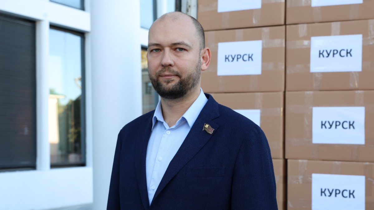 Руководитель рабочей группы Мосгордумы по вопросам поддержки участников СВО и членов их семей Максим Руднев готовит к отправке гуманитарный груз для участников специальной военной операции и жителей Курской области. При сборе груза учли и конкретные запросы бойцов