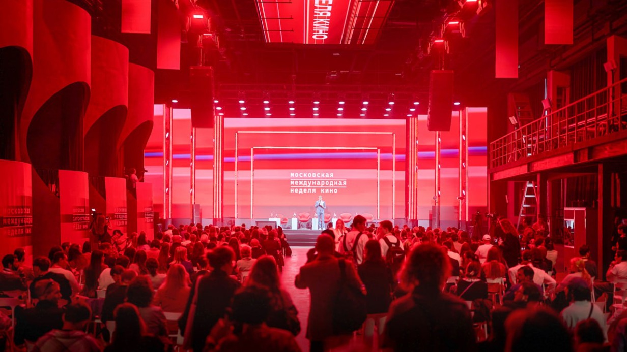 Собянин: В Москве снимают более 90 процентов отечественных фильмов и сериалов