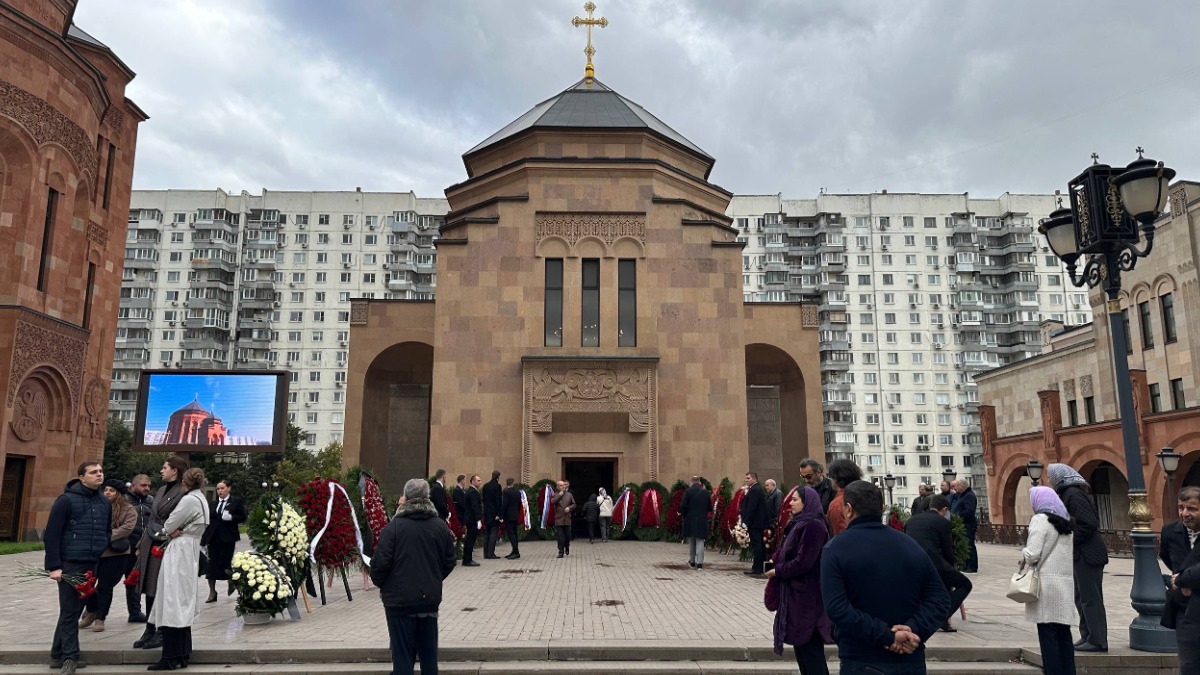 Появилось первое фото с прощания с Тиграном Кеосаяном