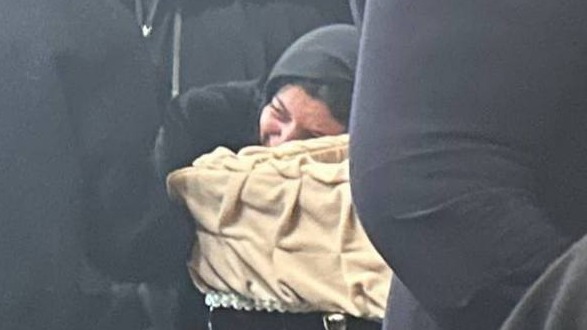 Симоньян встала на колени перед гробом Кеосаяна на прощании в церкви