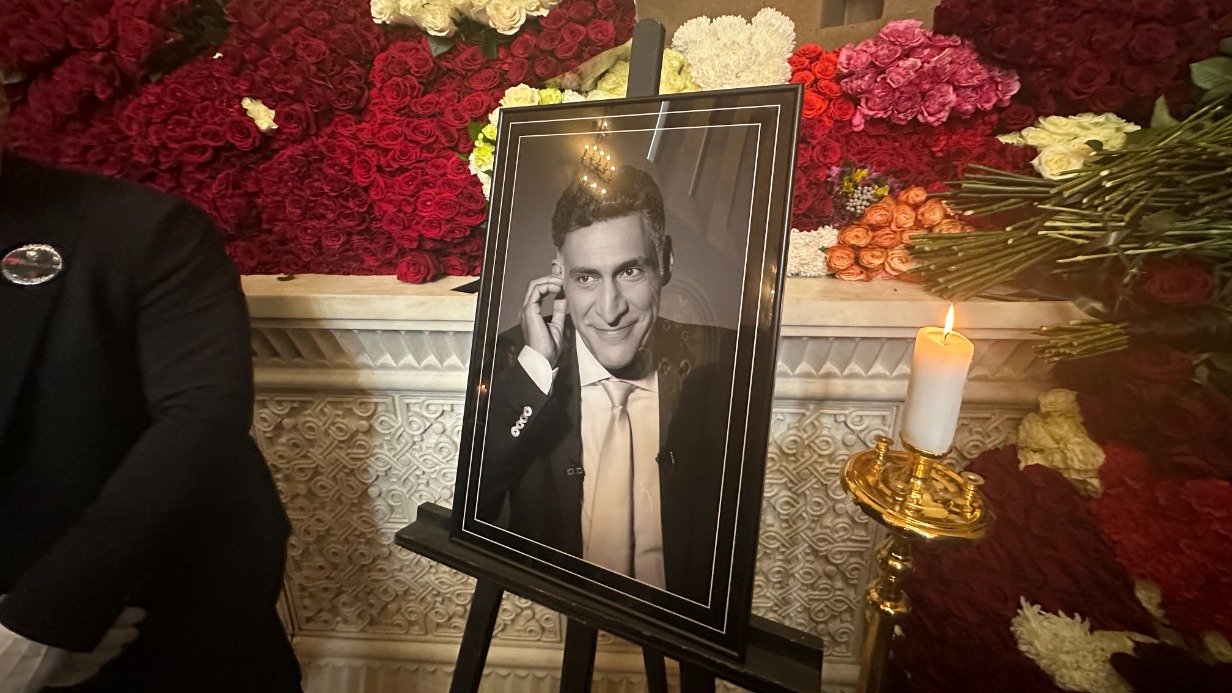 «Он теперь ангел-хранитель»: как в Москве простились с Тиграном Кеосаяном