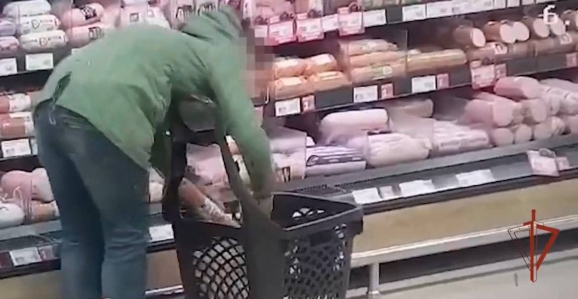 Жительницу Подмосковья задержали за кражу из магазина мяса и масла