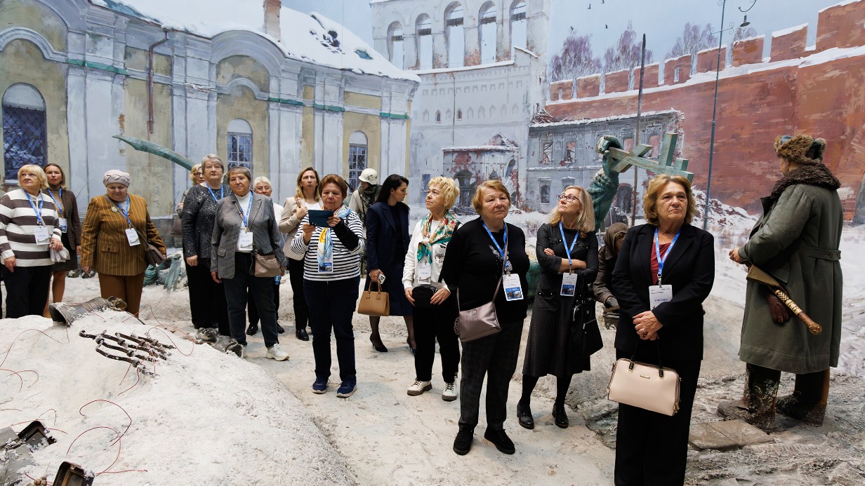 Жители Капотни побывали в Музее Победы и ознакомились с обновленной экспозицией, рассказывающей о вкладе Московского НПЗ в успешную оборону столицы в годы Великой Отечественной войны