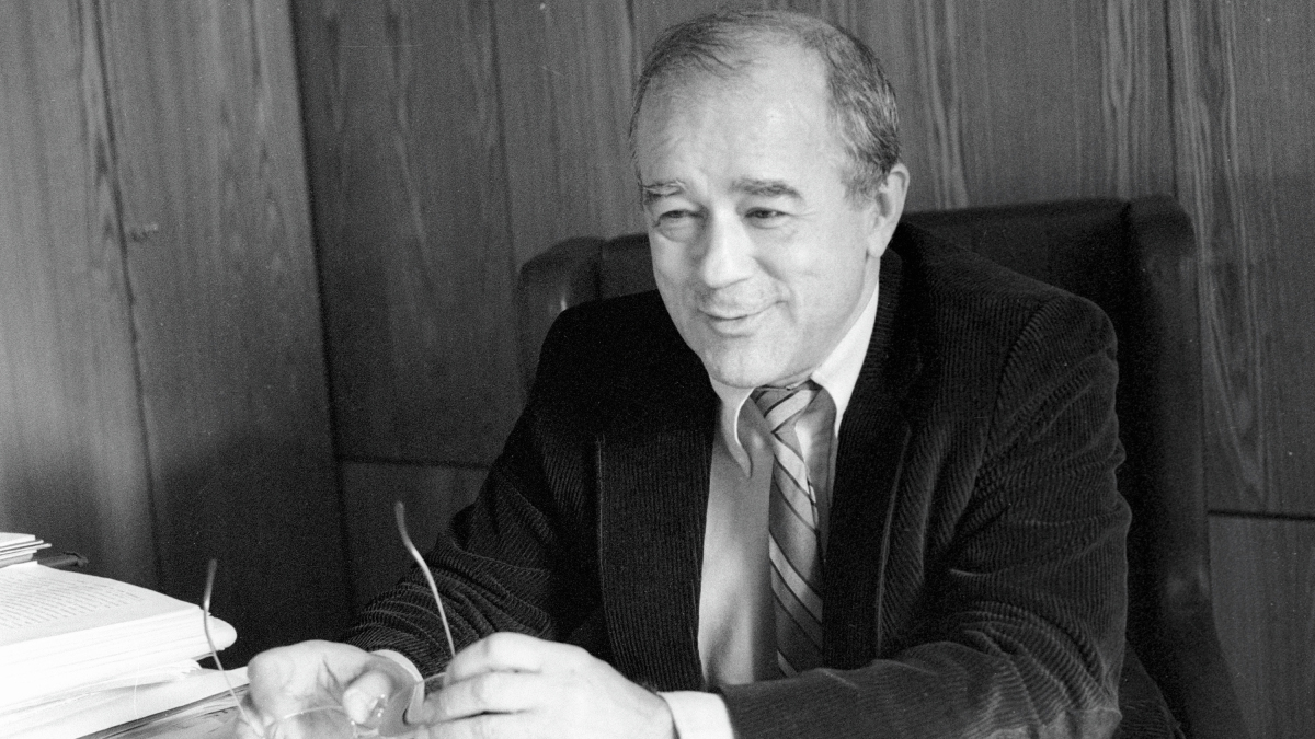 Умер бывший главный редактор «Огонька» Виталий Коротич