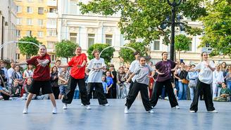 Праздник, ритм, движение: яркий финал проекта «Улица. Танцы» в Москве